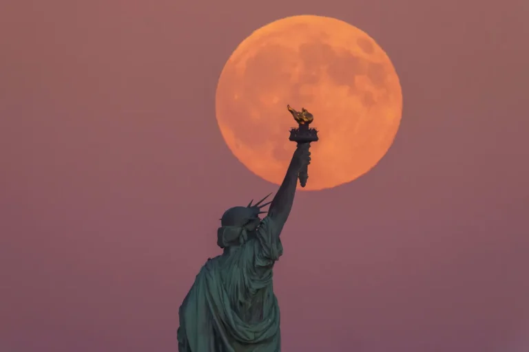 Todo sobre la superluna de noviembre: cómo y cuándo disfrutarla al máximo