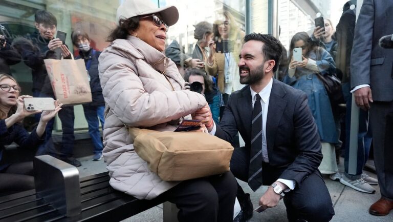 Defensores del transporte confían en los planes de Mamdani