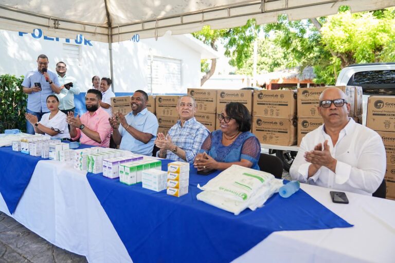 PROMESE/CAL entrega kits de medicamentos a comunidades afectadas por la tormenta Melissa