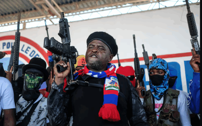 Pandillas de Haití imponen su propio “toque de queda” y desafían a EE.UU. en medio del colapso de seguridad