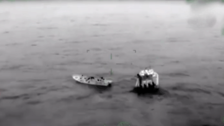 Guardia costera detiene embarcación con ciudadanos dominicanos en alta mar #FVDigital #FelixVictorino