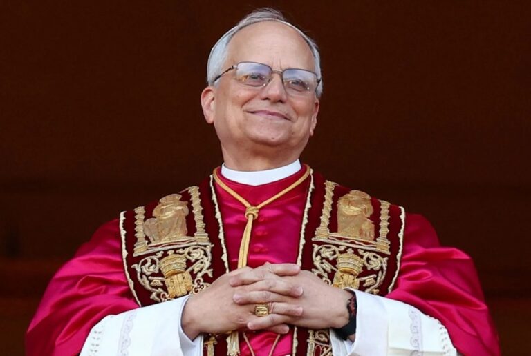 El papa expresa su solidaridad con las víctimas y desaparecidos del tifón en Filipinas #FVDigital