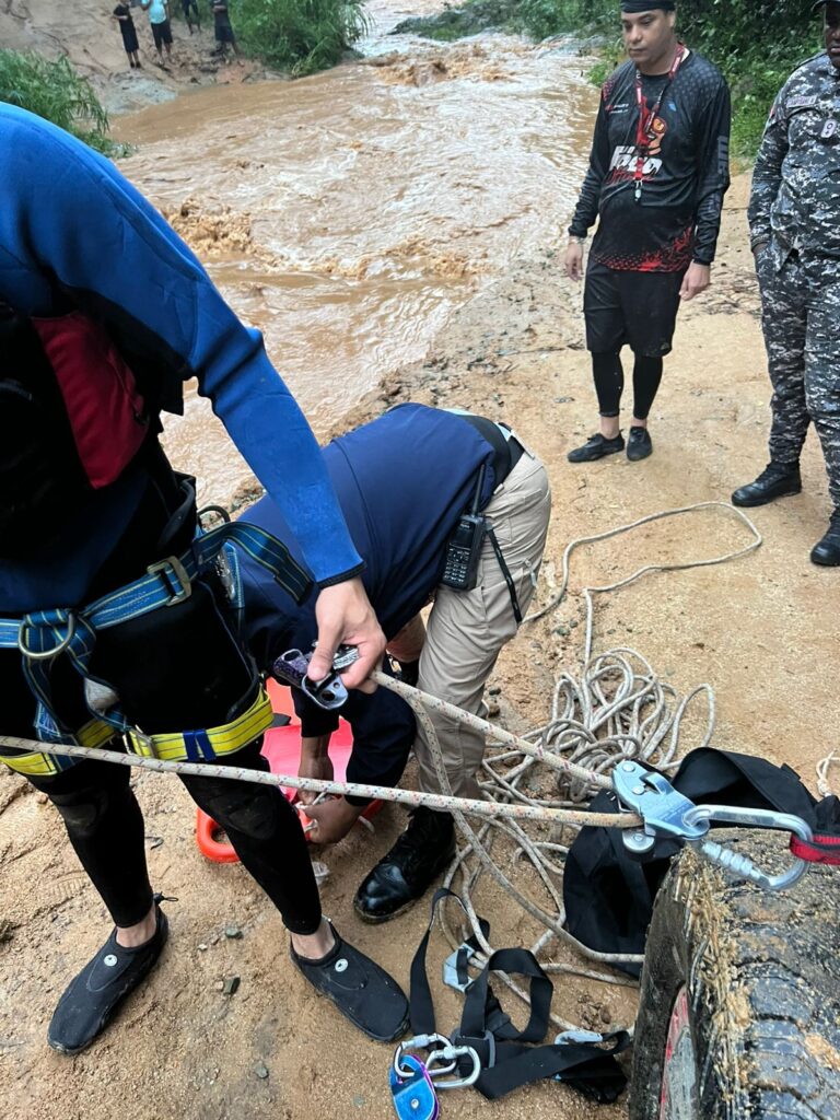 Hombre resulta perjudicado tras incidente vehicular en río de Jarabacoa
