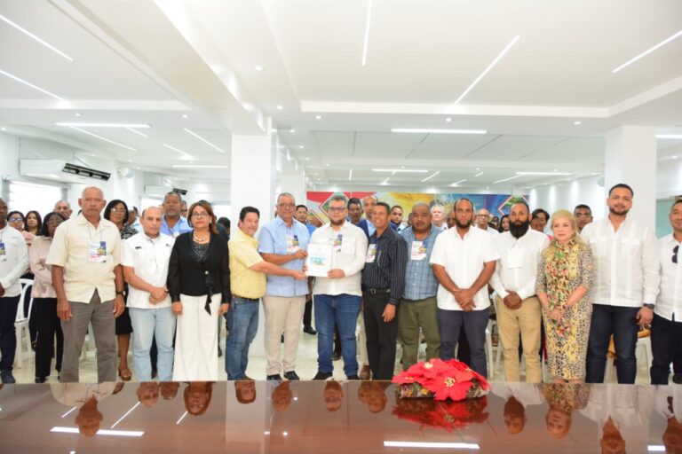 FEDA asegura que paneles solares mejoran producción de más de 15 mil ganaderos en todo el país