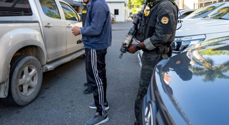 Atrapan dos hombres con 171 paquetes de presunta cocaína y cinco de marihuana #FVDigital