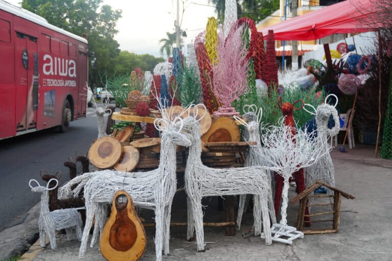 Lluvias de Melissa golpearon ventas de charamicos en la Churchill, pero artesanos mantienen la esperanza #FVDigital