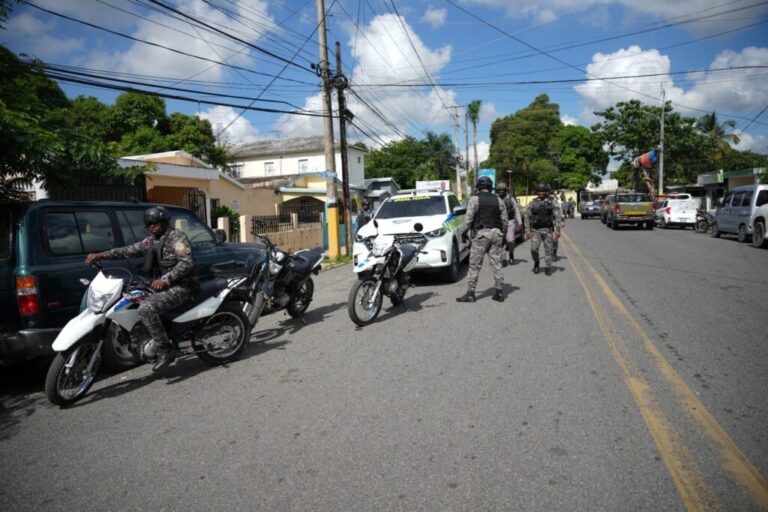 Policiales: Policía Nacional y Fuerzas Armadas desarrollan amplio operativo preventivo en la provincia San Cristóbal