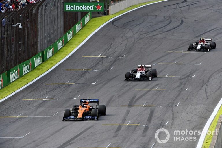 Cómo se fraguó el primer podio de Sainz en Fórmula 1 #F1 #FVDigital