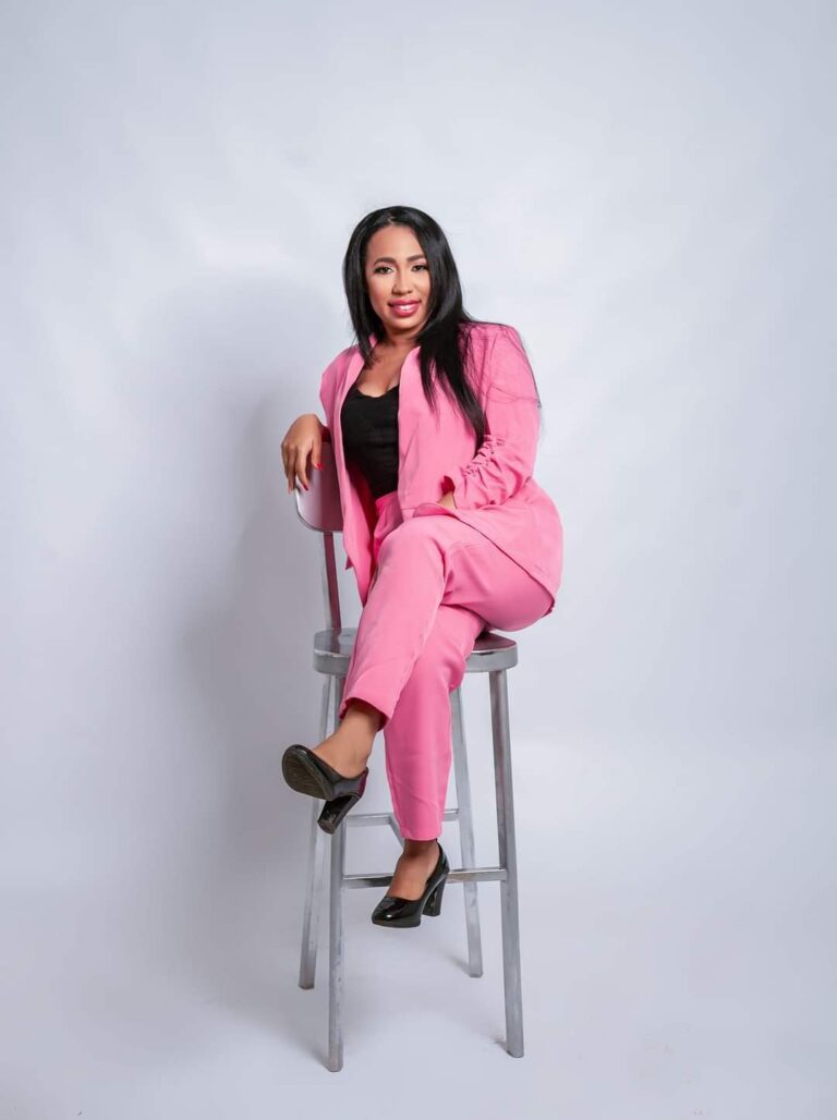 Francisca María Jiménez recibe nominación en el Premio Nacional de Periodismo Digital