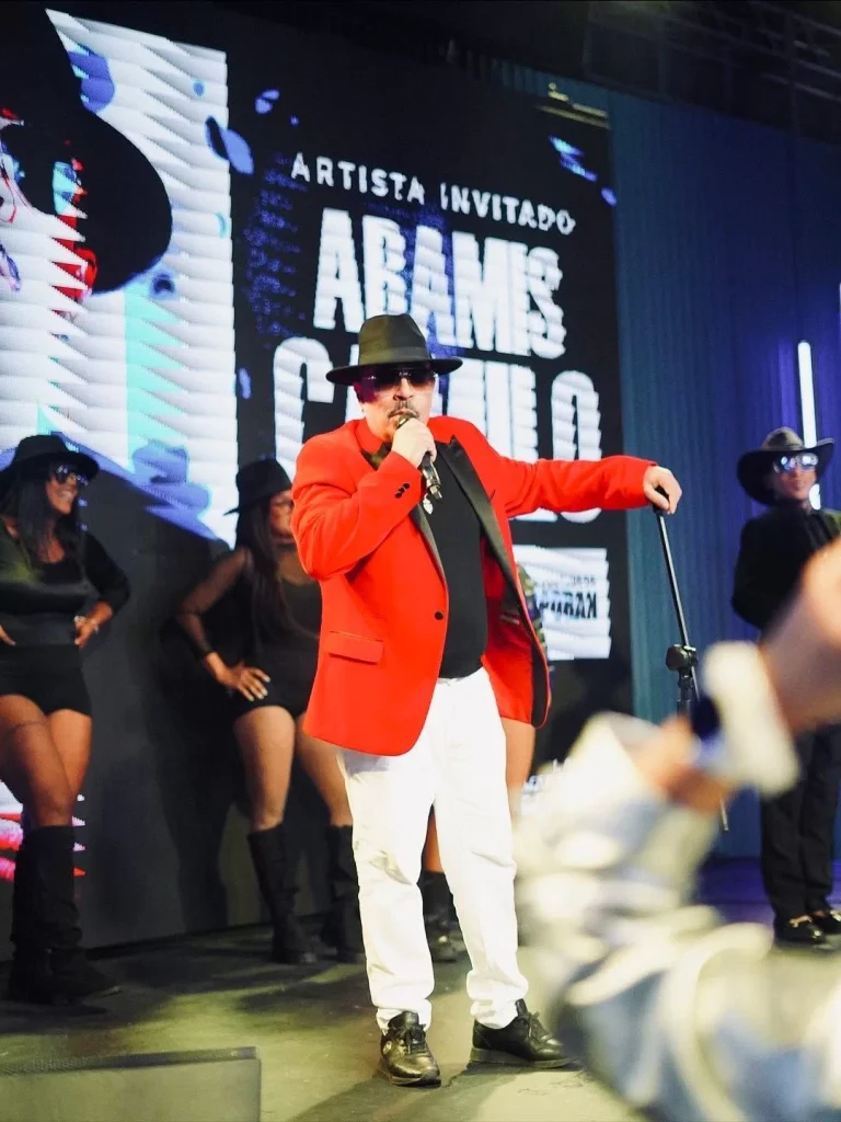 Aramis Camilo enciende la Navidad en La Mansión de Luinny: una noche de merengue, estrenos musicales y celebración