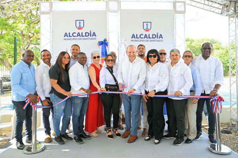 Alcaldía de Santiago entrega Casa Club en Jardines del Oeste con inversión de RD$14.2 millones