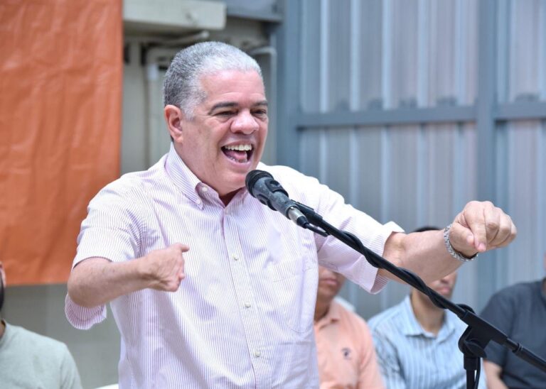 Amarante: “Entre apagones y narcotráfico, el PRM se sumerge en el descrédito”