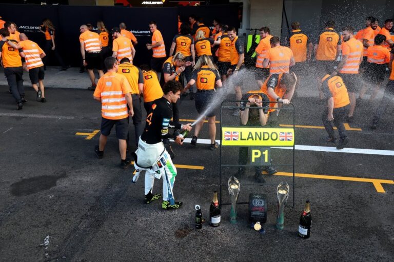 Por qué McLaren prefiere a Norris sobre Piastri, según Ecclestone #F1 #FVDigital