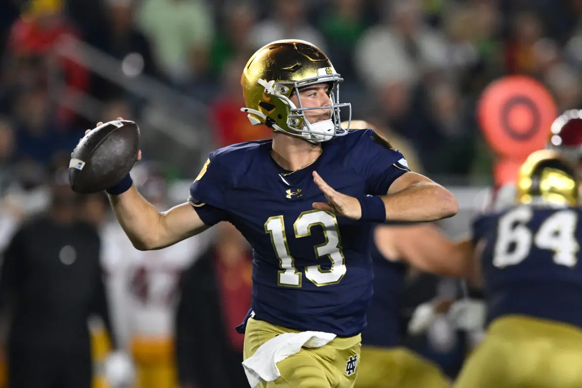 notre-dame-quarterback-cj-carr-113755536.jpg