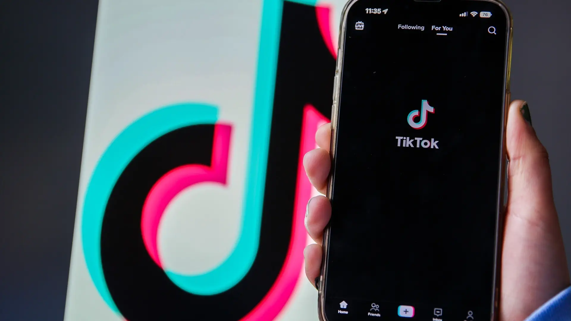 te-ofrecen-un-trabajo-de-1-000-euros-por-mensaje-directo-de-tik-tok-es-una-estafa.jpeg