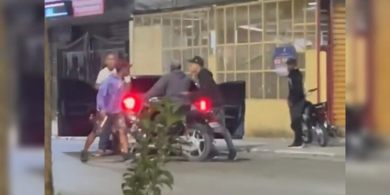 Banda armada en motocicletas asalta conductor en avenida Charles de Gaulle; video revela el momento del ataque