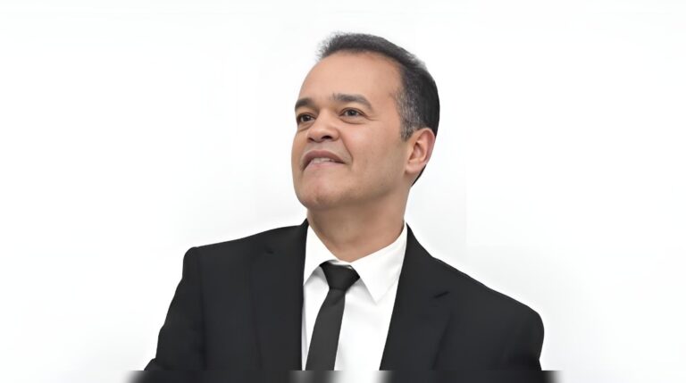 Mánager de Alex Bueno dice está en buen estado y acude solo a terapias #FVDigital #FelixVictorino