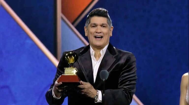 Eddy Herrera hace historia en Latin GRAMMY con Mejor Álbum de Merengue y Bachata #FVDigital #FelixVictorino