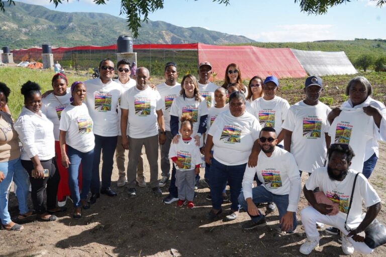 Desarrollo Social Supérate inaugura Casa Sombra Monte Grande en Azua para impulsar agricultura familiar