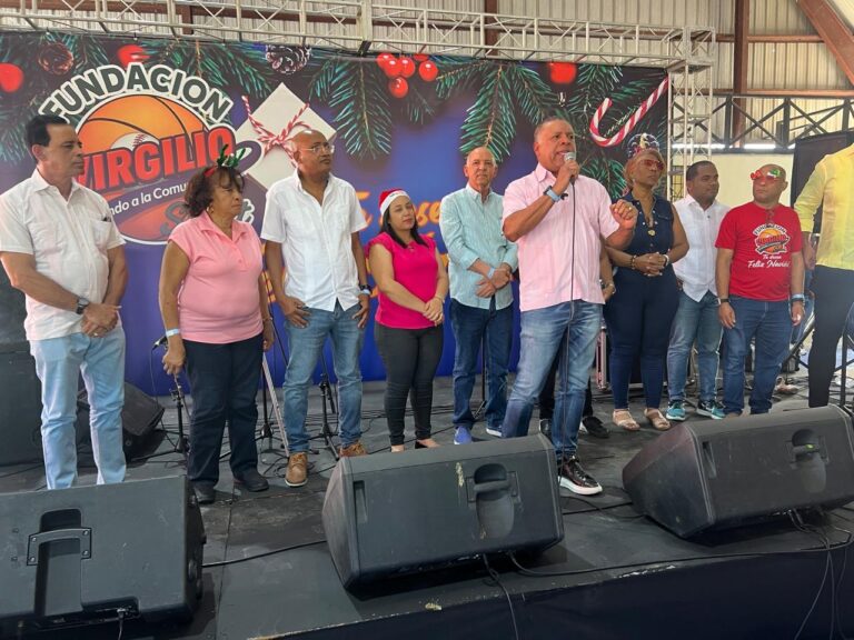 Más de 2,000 personas participan en encuentro navideño en Santo Domingo Norte