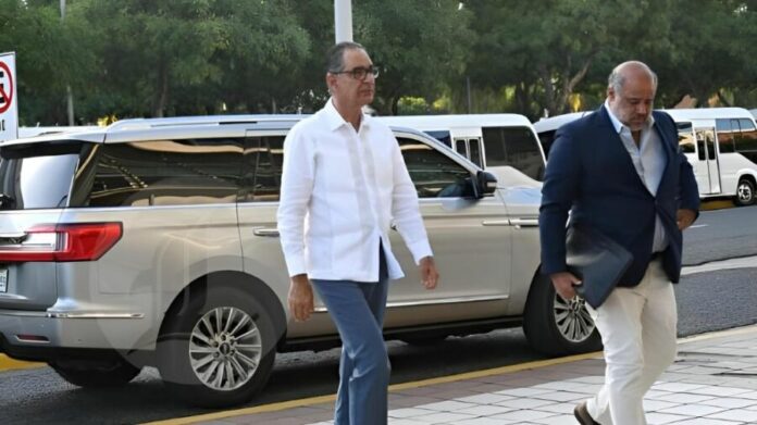 Santiago-Hazim-Abogado1-900x506