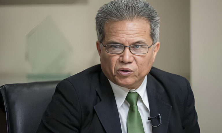 Presidente del Colegio Médico destaca labor del ministro Carlos Bonilla al frente del MIVED