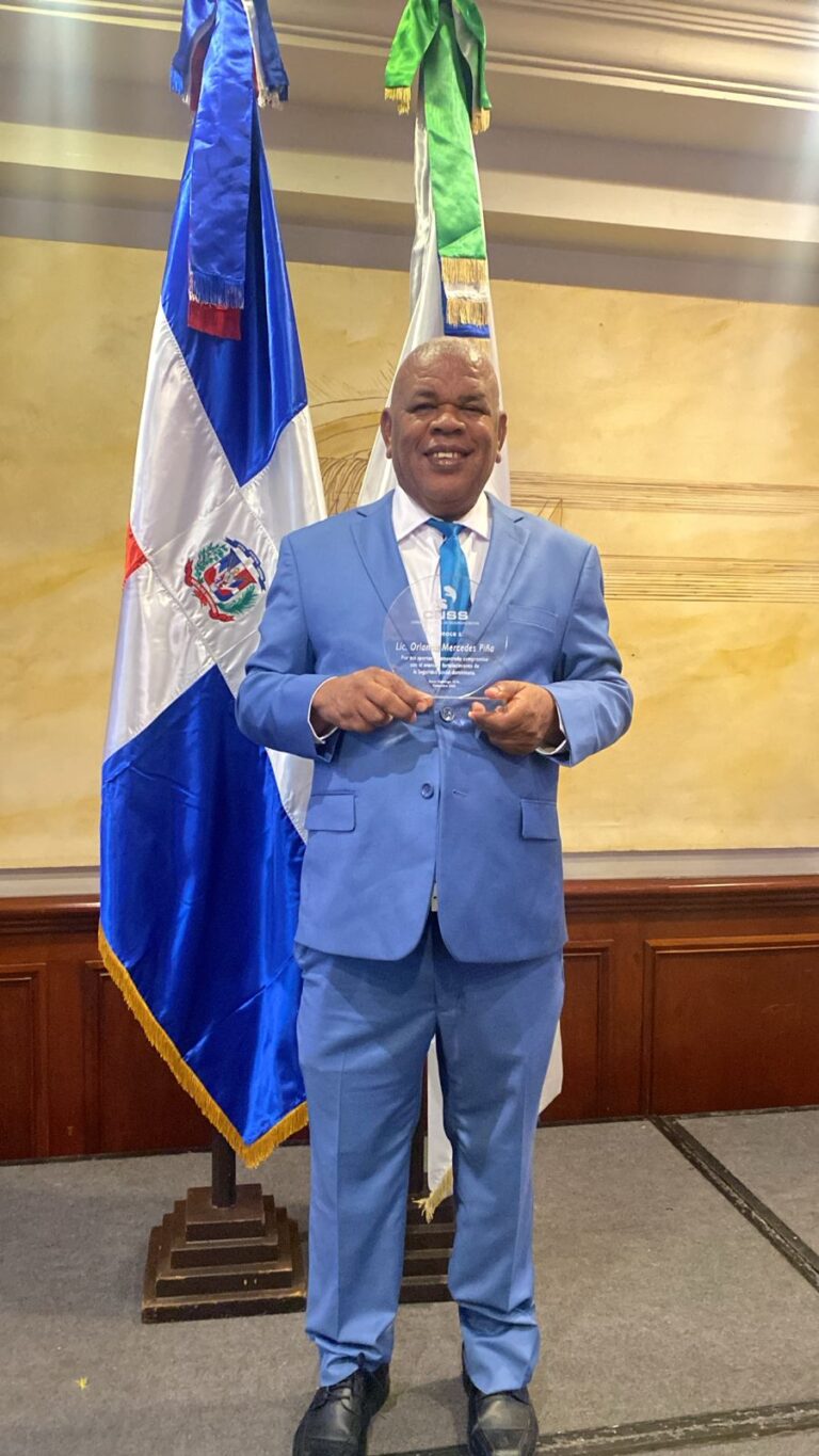 Reconocen a Orlando Piña y a exconsejeros del CNSS por su aporte al sistema de seguridad social #FVDigital