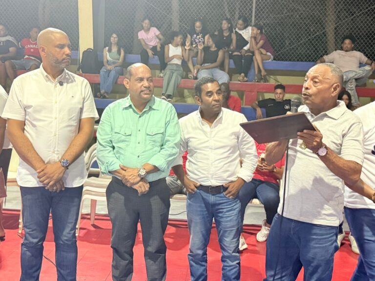 Luis Bartolo respalda el baloncesto municipal en Tamayo