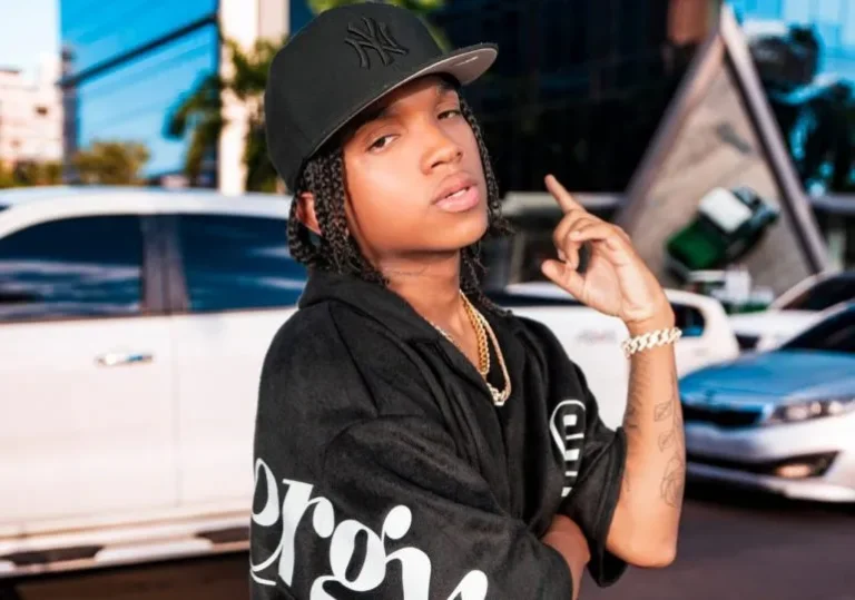 Lomiiel entrega alimentos a familias de escasos recursos en acto solidario