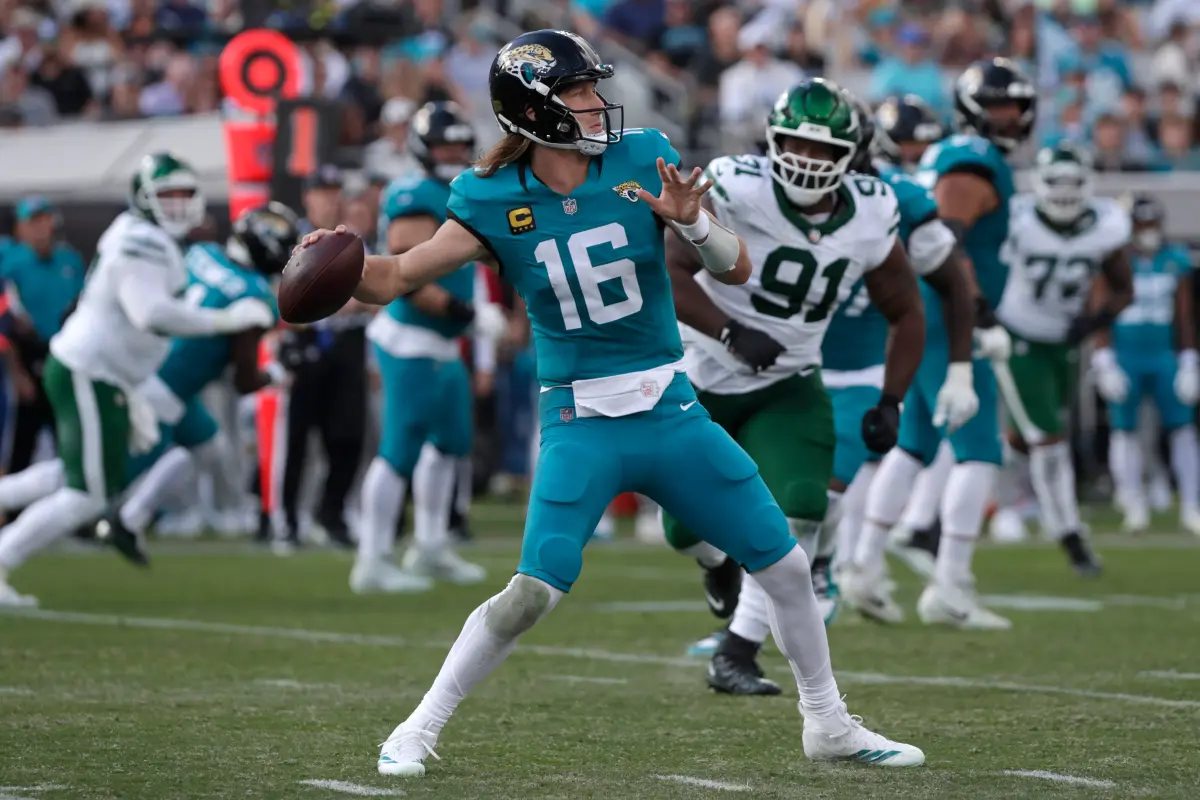 jacksonville-jaguars-quarterback-trevor-lawrence-117342750.jpg