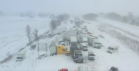 Accidente con más de 100 vehículos en autopista de Michigan por tormenta de nieve