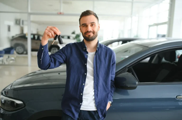 IRS autoriza deducción de hasta 10,000 dólares por intereses de préstamos para autos nuevos en EE.UU.