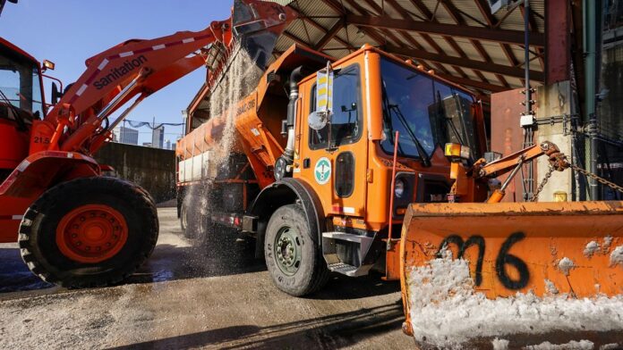 Salt_Spreader_Winter_Snow_Storm_NYC_AP_22007659810330.jpeg