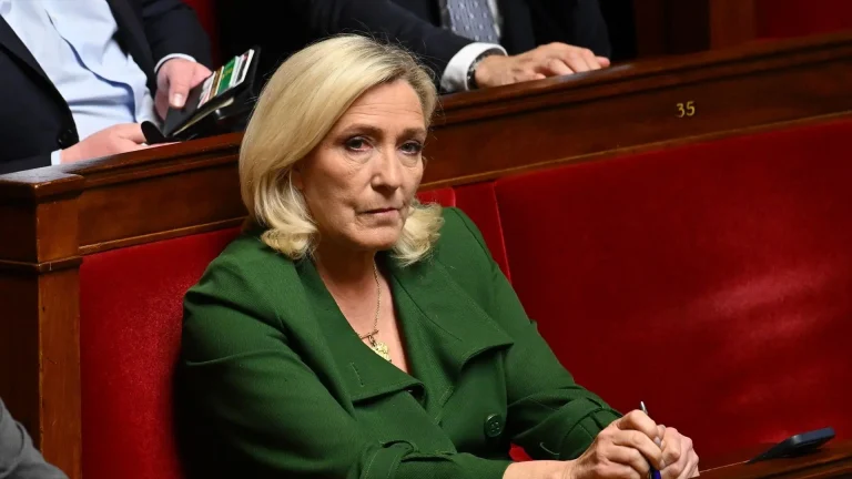 Tribunal de París absuelve a Marine Le Pen en caso por declaraciones sobre islam radical