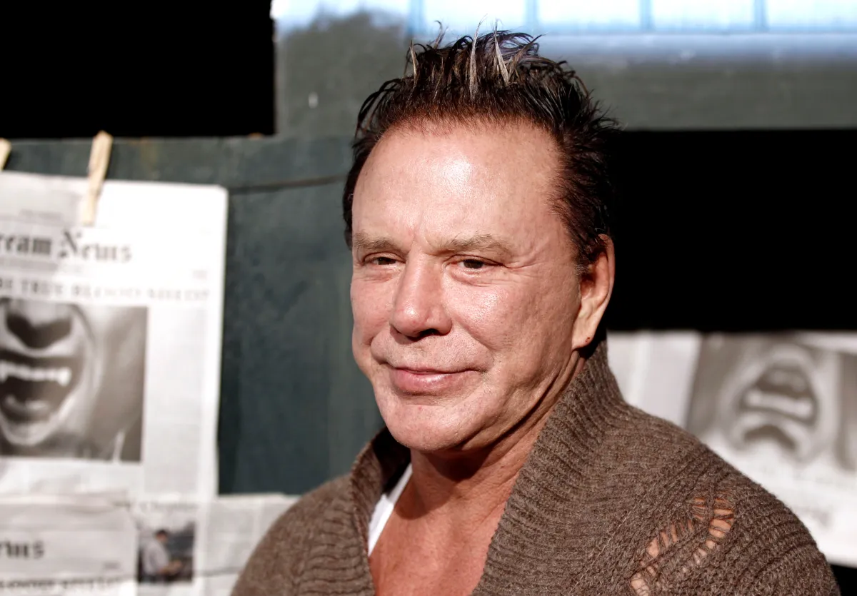 mickey-rourke-lanza-campana-de-gofundme-para-evitar-ser-desalojado-de-su-casa.jpg