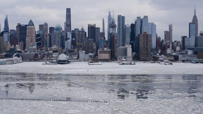 nyc_skyline_icy_water_012626_AP26026722789184.jpeg