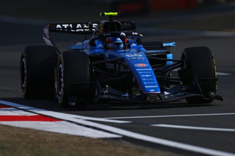 La astucia de Sainz en China: ¡simuló un "tren de DRS" con las nuevas reglas! #F1 #FVDigital