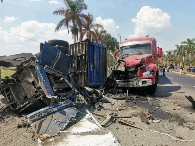Accidente en autopista Palín-Escuintla deja cuatro fallecidos y varios heridos