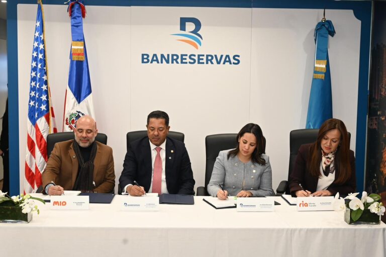 Anuncian alianza para fortalecer remesas e inclusión financiera en RD