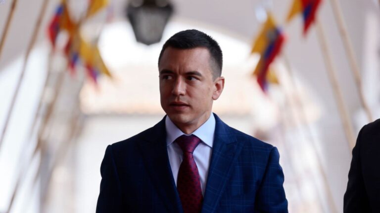 Noboa acusa a Correa de “regalar Ecuador a los narcos” tras críticas por acuerdo con EE. UU.