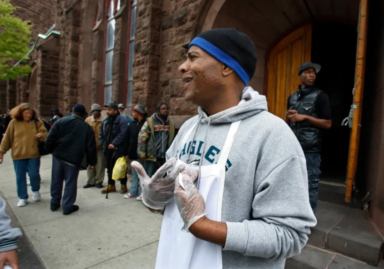 Departamento de Justicia desmantela la oficina que ayuda a inmigrantes indigentes y de bajos recursos #FVDigital