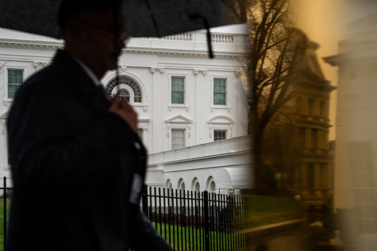 Gobierno de Trump instala una estatua de Colón cerca de la Casa Blanca