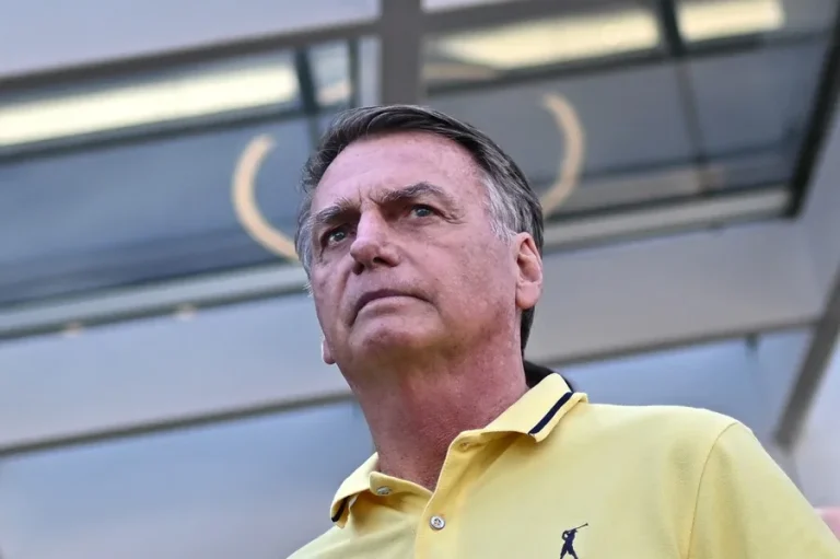 Expresidente brasileño Jair Bolsonaro deja la UCI y podría pena en arresto domiciliario