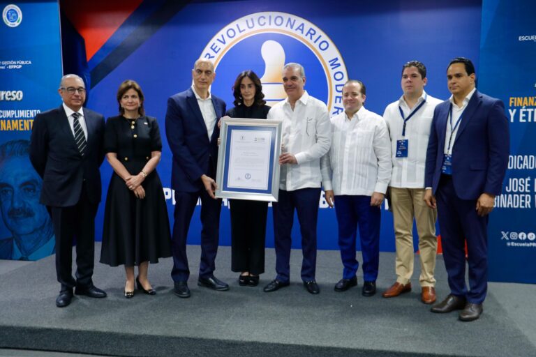 PRM y su Escuela Política reconocen de manera póstuma José Rafael Abinader