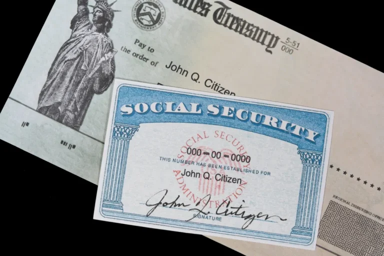 Cuánto puedes ganar si recibes Seguro Social antes de la edad completa en 2026