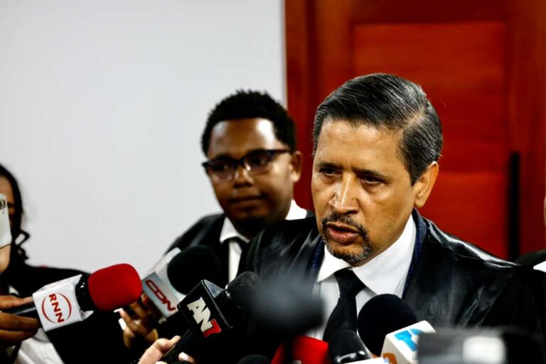 Aplazan audiencia coerción fiscal Aurelio Valdez por soborno