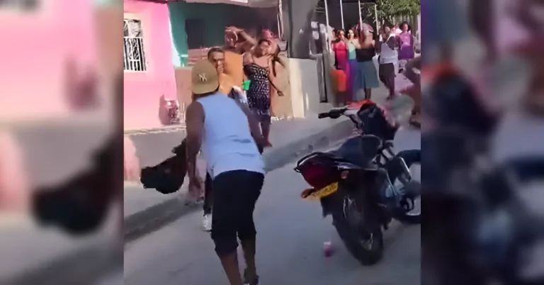 Dos hombres protagonizan violento enfrentamiento con machetes en Rebolo, Barranquilla