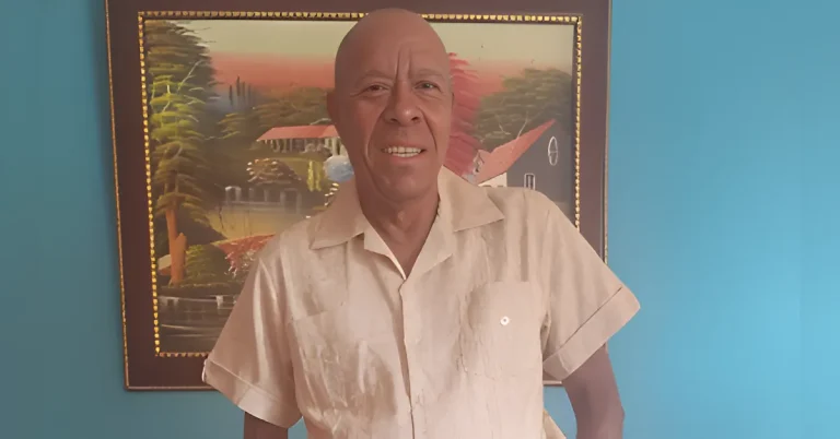 Hombre de 69 años fallece tras ser impactado por motocicleta en Barahona; conductor huyó del lugar