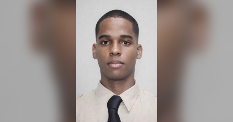 Director de la Policía acude al velatorio del raso fallecido en incidente de Cinema Centro