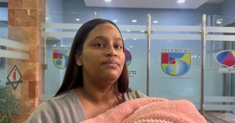 Mujer busca ayuda para tratamiento de su bebé